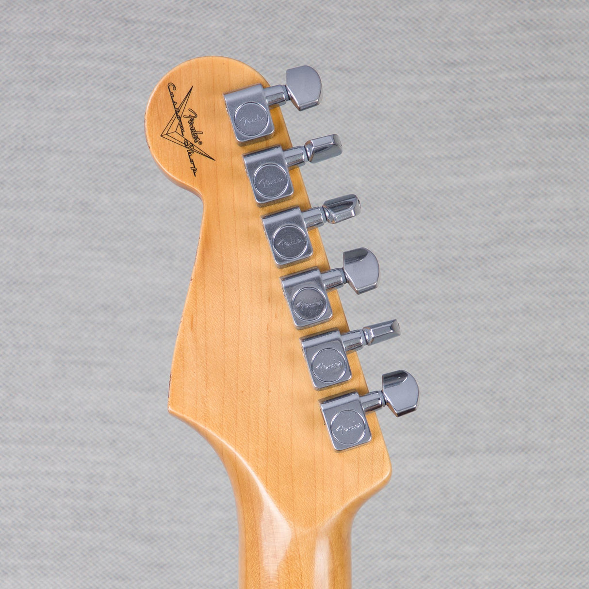 Fender Custom Shop Custom Deluxe Stratocaster Electric Guitar - 3-Color Sunburst