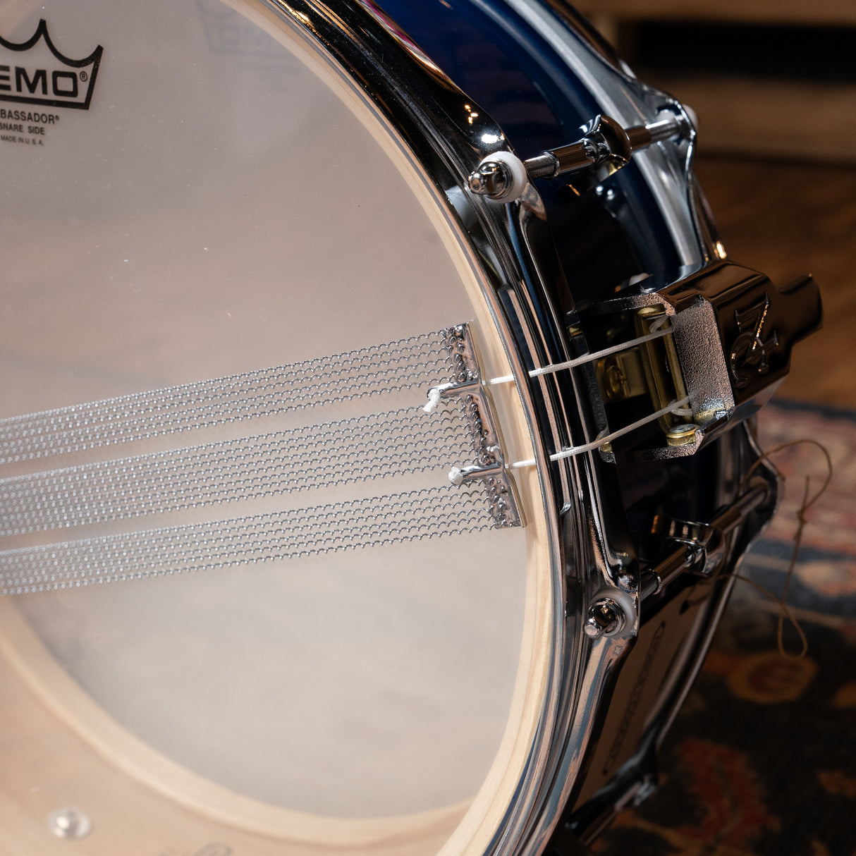 Noble & Cooley 5x14-Inch Solid Ash Shell Snare - Trans Blue Gloss