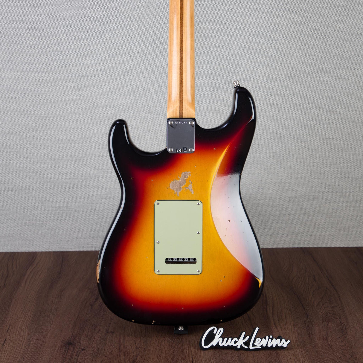 Fender Custom Shop Custom Deluxe Stratocaster Electric Guitar - 3-Color Sunburst