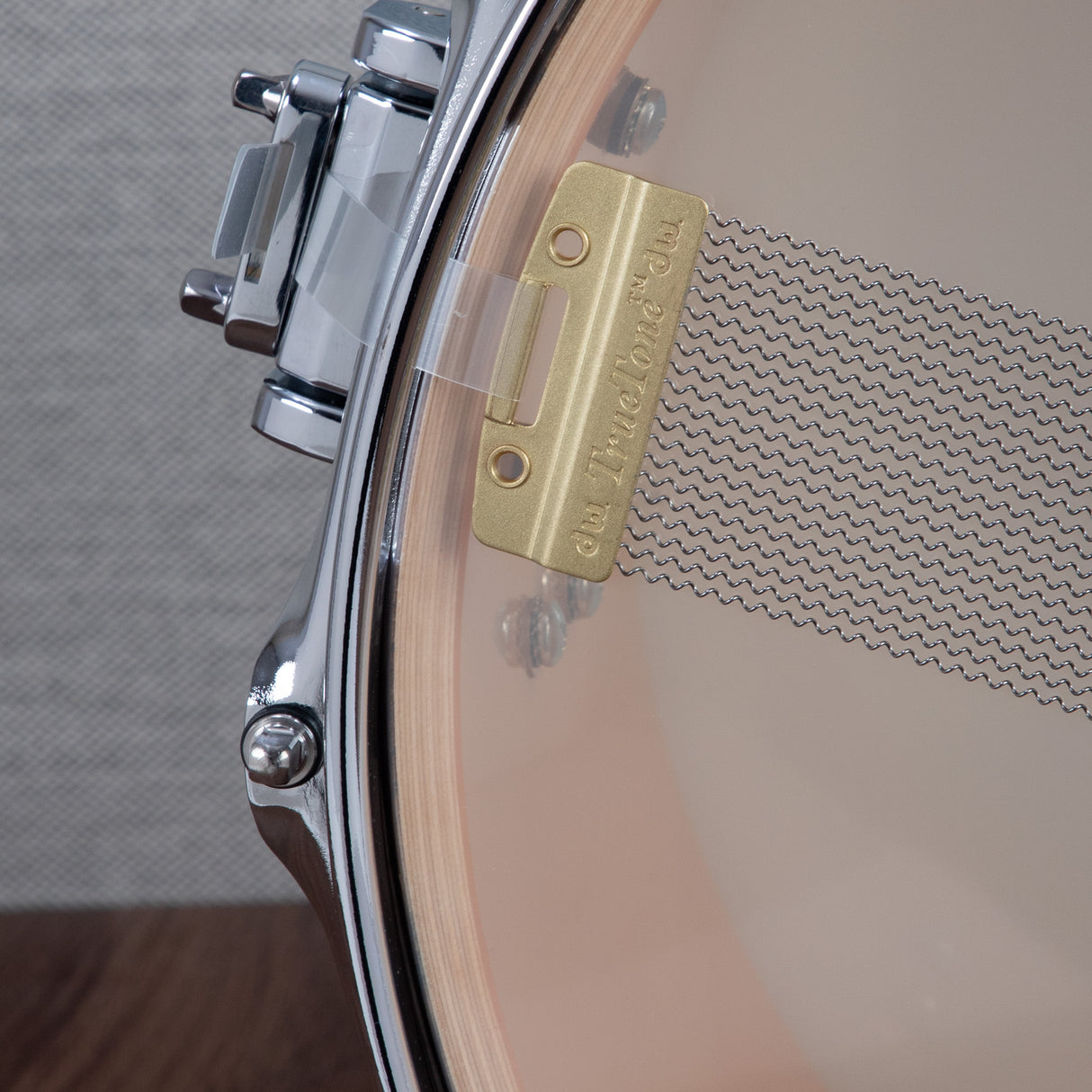 DW 6.5 x 14-Inch Collector's Maple Exotic Series Snare Drum - Natural Lacquer over Twisted Tropical Olive