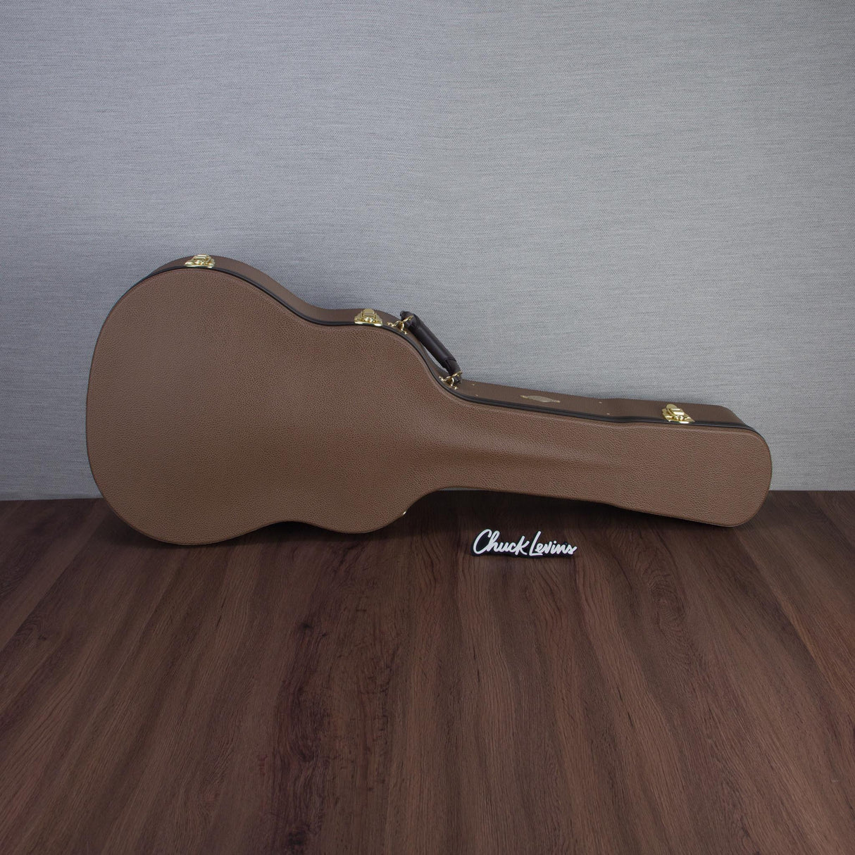 Taylor Gold Label 517e Mahogany/Spruce Acoustic Electric Guitar - Sunburst/Cream Pickguard - #1204255021