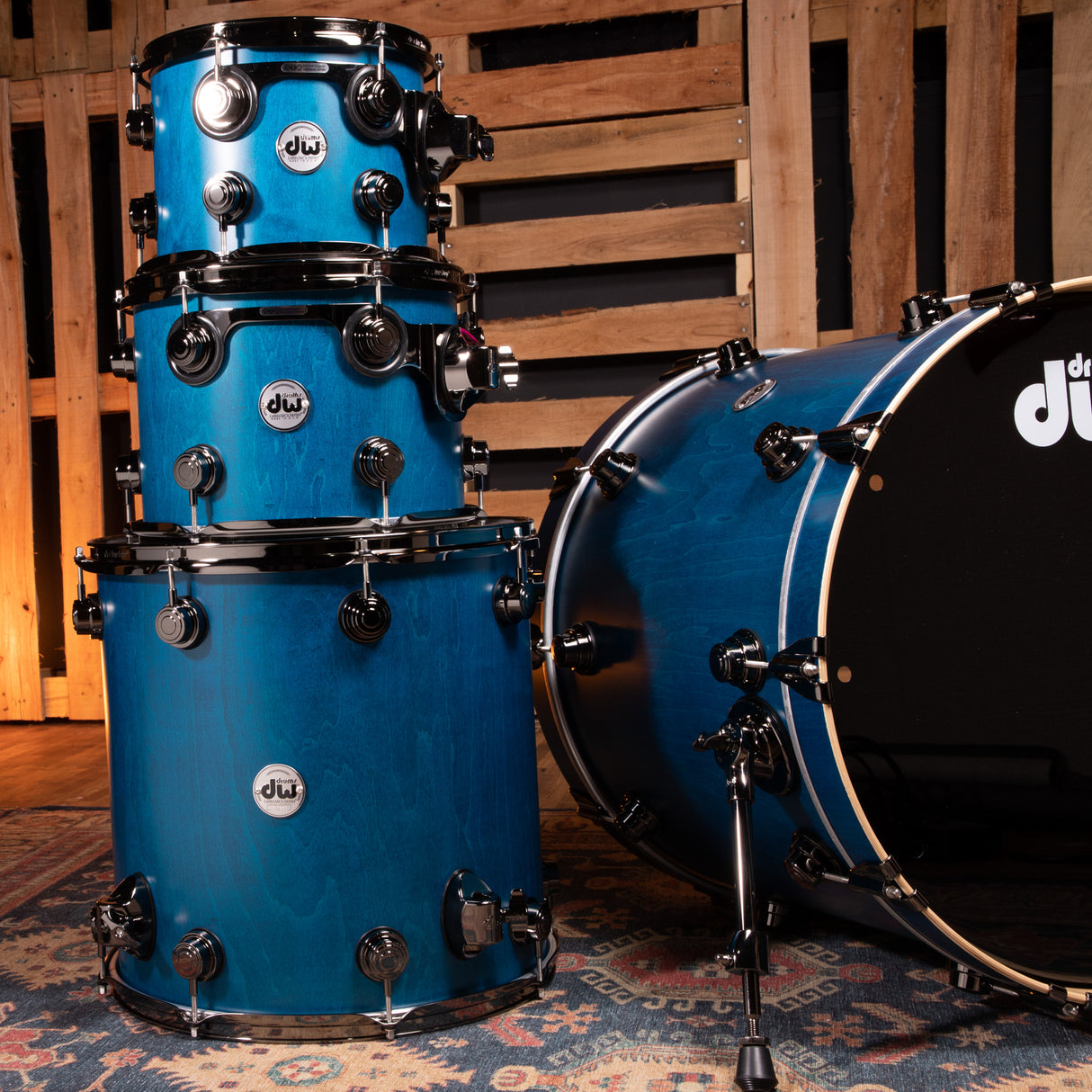 DW 333 4-Piece Shell Pack, 22-Inch Kick - Azure Satin, Black Nickel Hardware