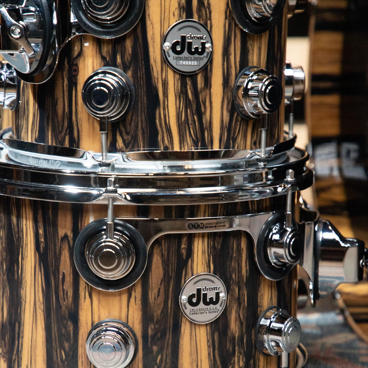 DW Collector's Series Exotic 5-Piece Shell Pack - Natural Lacquer over Royal Ebony Veneer