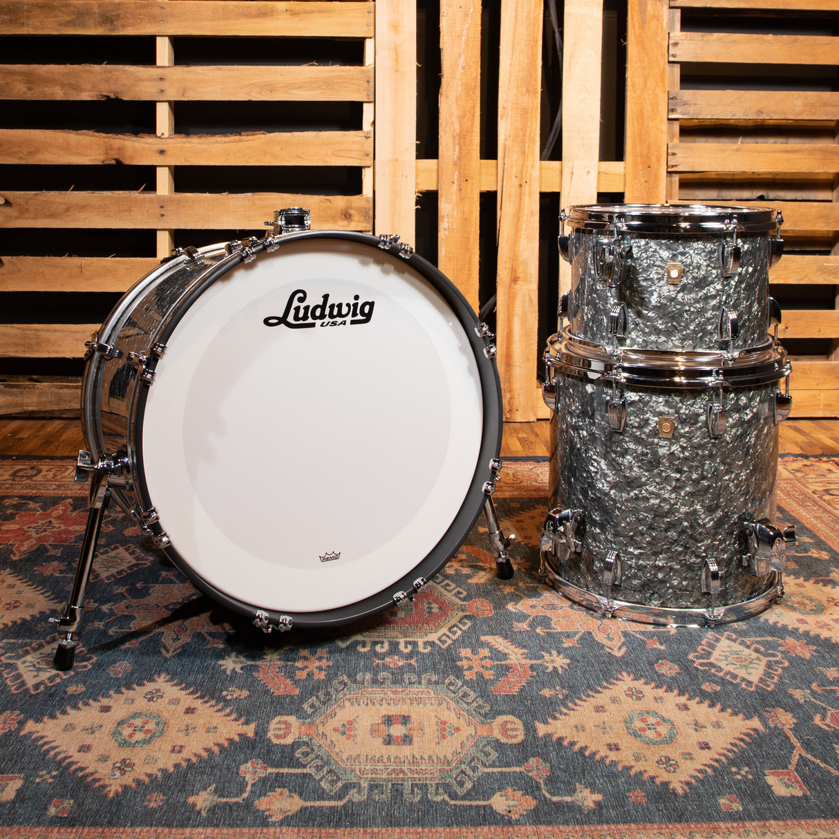 Ludwig USA Classic Maple CL Custom Downbeat 3-Piece Shell Pack - Black Pearl Wrap