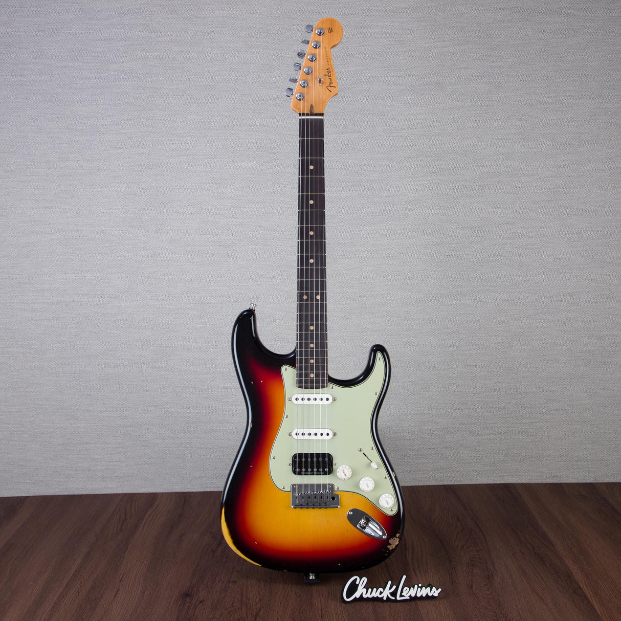 Fender Custom Shop Custom Deluxe Stratocaster Electric Guitar - 3-Color Sunburst