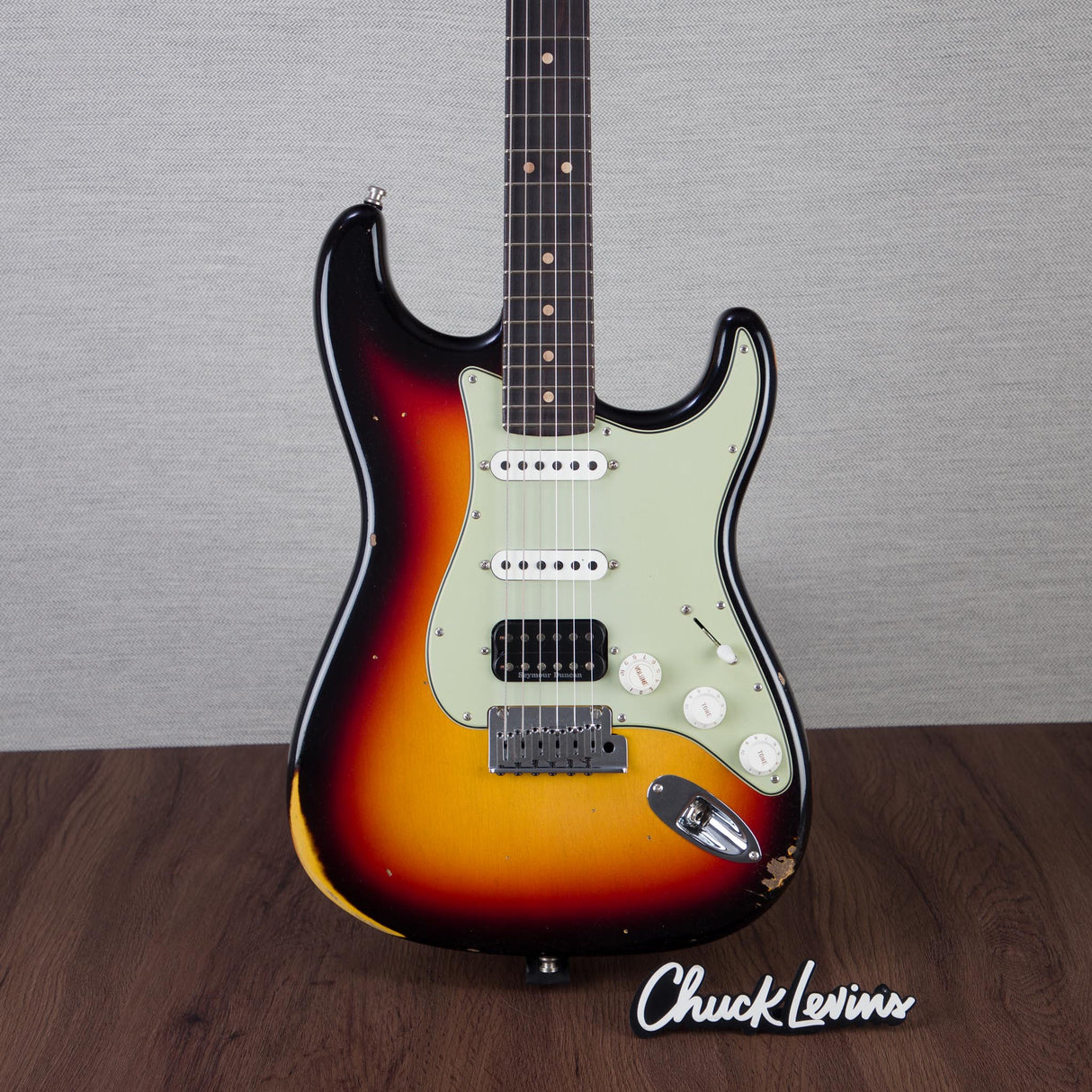 Fender Custom Shop Custom Deluxe Stratocaster Electric Guitar - 3-Color Sunburst