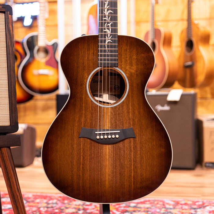Taylor NAMM 2023 Custom #25 C22e B3025 Acoustic Electric Guitar with Circa '74 AV150-10 Combo Acoustic Guitar Amplifier - New
