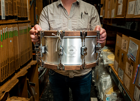 PDP Concept Select 3mm Seamless Aluminum Snare Drum with Walnut Wood Hoops & Chrome Hardware