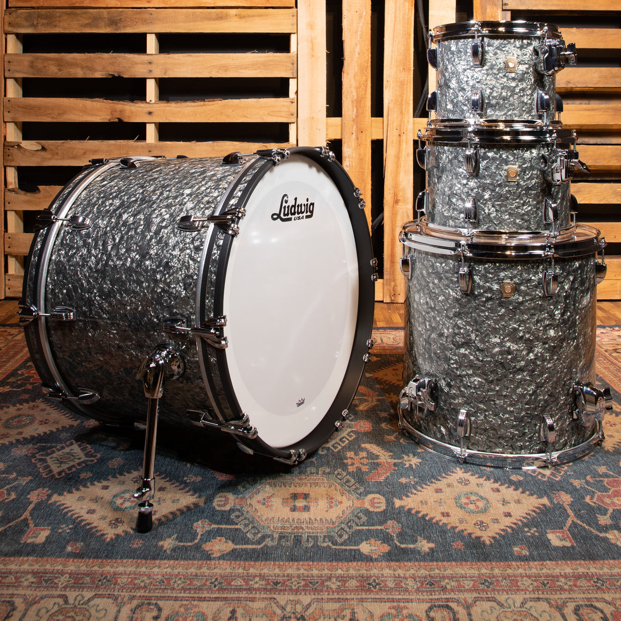 Ludwig USA Classic Maple CL Custom Mod 4-Piece Shell Pack - Black Pearl Wrap
