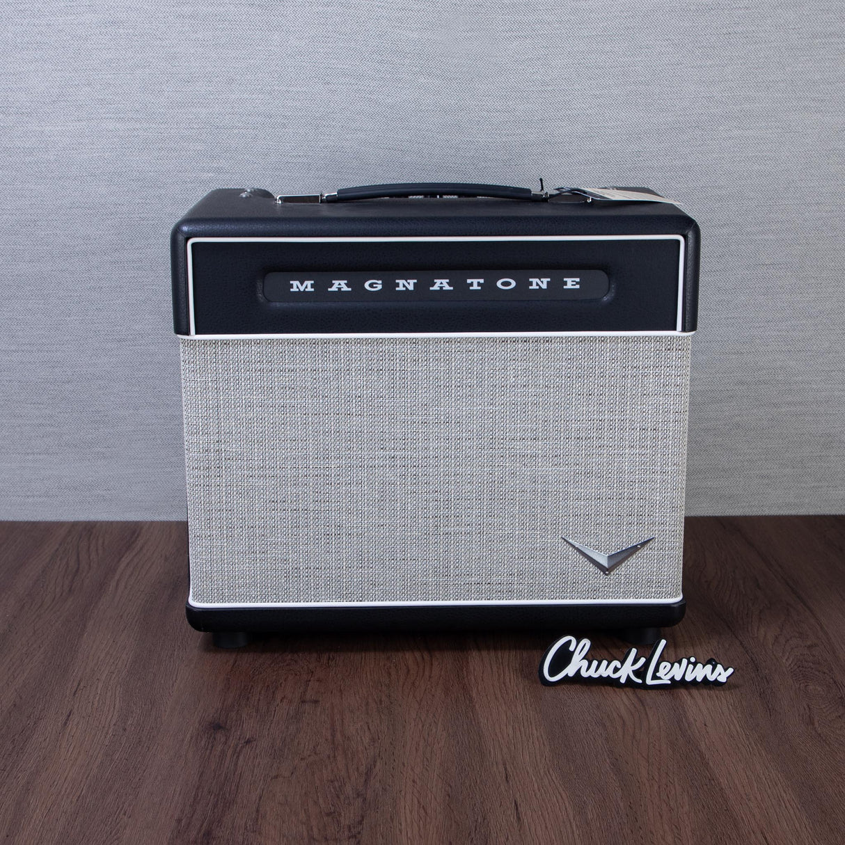 Magnatone Baby M-80 12-Watt 1x10-Inch Tube Combo Guitar Amplifier - Black