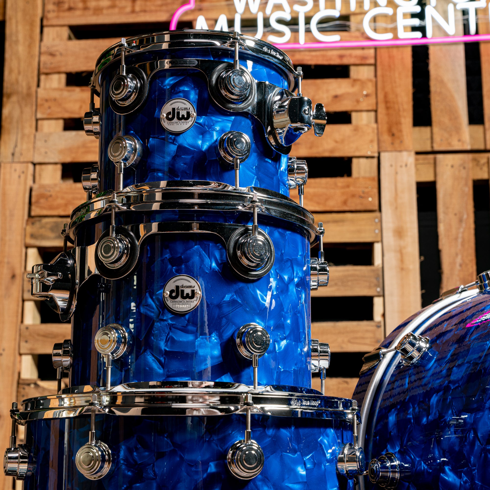 DW Collector's 333 4-pc Maple Shell Pack with 22-Inch Kick - Blue