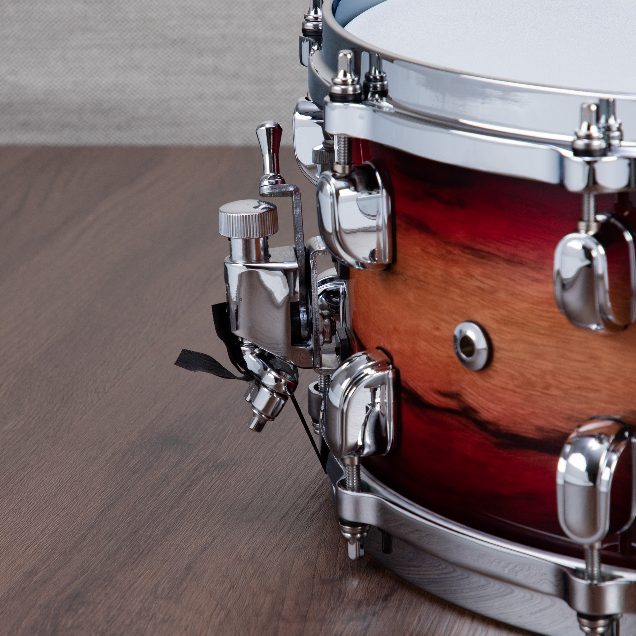 Tama Starclassic Maple 14x6.5-Inch Snare Drum - Ruby Pacific