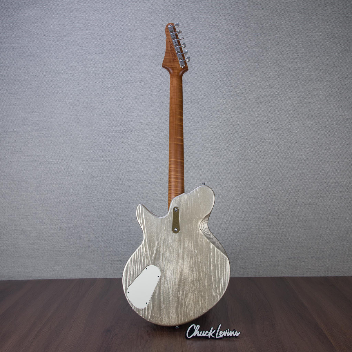 Eastman Offset '63 Electric Guitar - Shoreline Gold - Mint, Open Box
