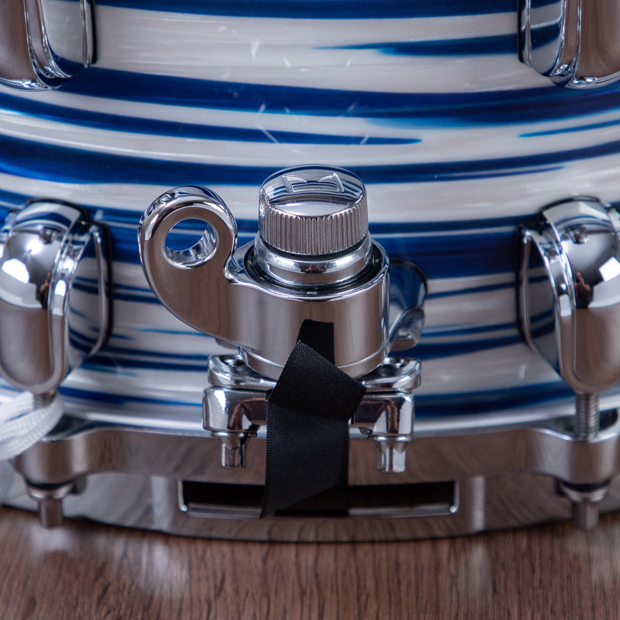 Tama 6.5 x 14-Inch Starclassic Walnut/Birch Snare Drum - Blue and White Oyster