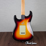 Fender Custom Shop Custom Deluxe Stratocaster Electric Guitar - 3-Color Sunburst