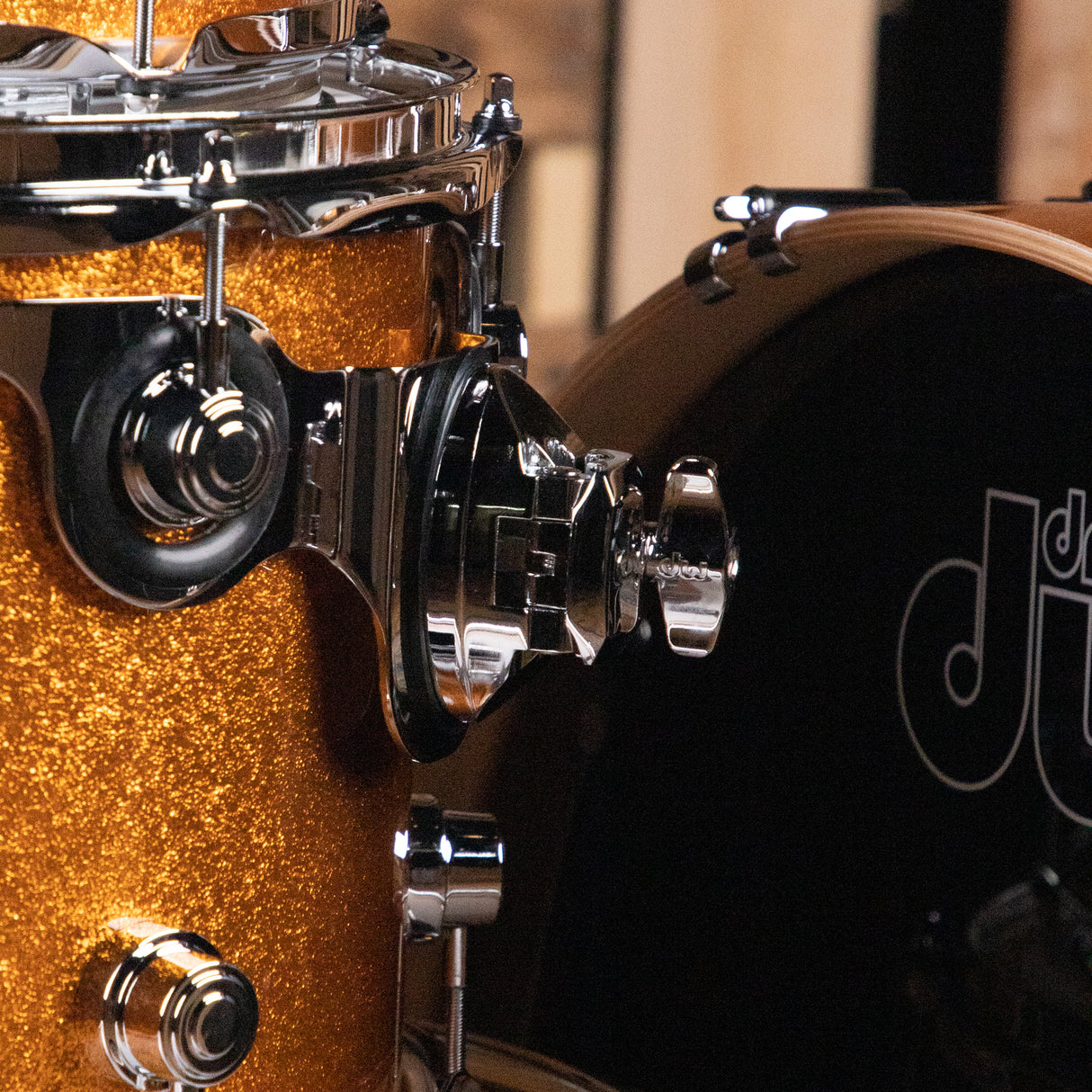 DW Performance Series 4-Piece Shell Pack with 22-Inch Kick - Gold Sparkle
