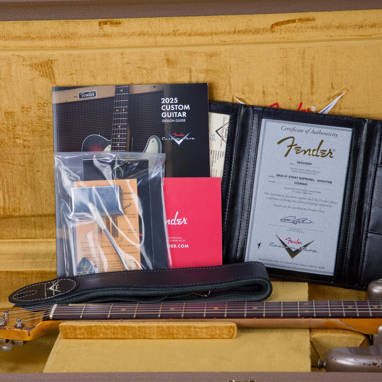 Fender Custom 1961 Stratocaster Electric Guitar Super Heavy Relic - Shoreline Gold over 3-Color Sunburst - #CZ586841