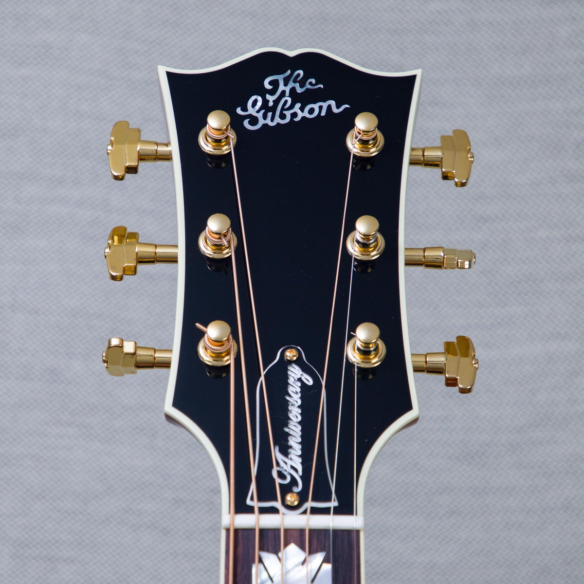 Gibson Limited Edition Custom Shop SJ-200 Anniversary Maple/Bearclaw Sitka Spruce Acoustic Electric Guitar - Cremona Burst - #22176037