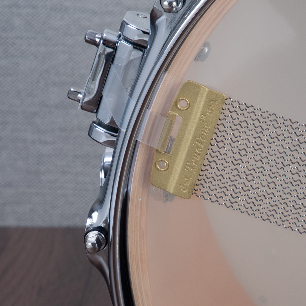 DW 6.5 x 14-Inch Collector's Maple Exotic Series Snare Drum - Natural Lacquer over Camphor Burl