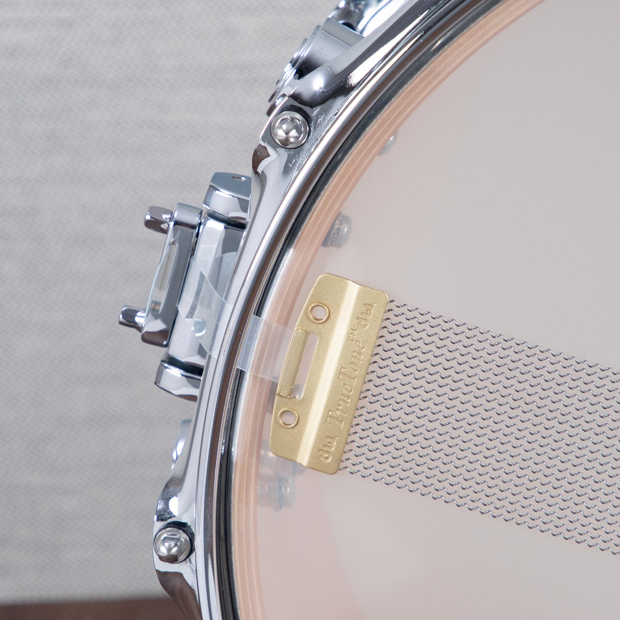 DW 5.5 x 14-Inch Collector's 333 Maple Snare Drum - Black Oyster Glass