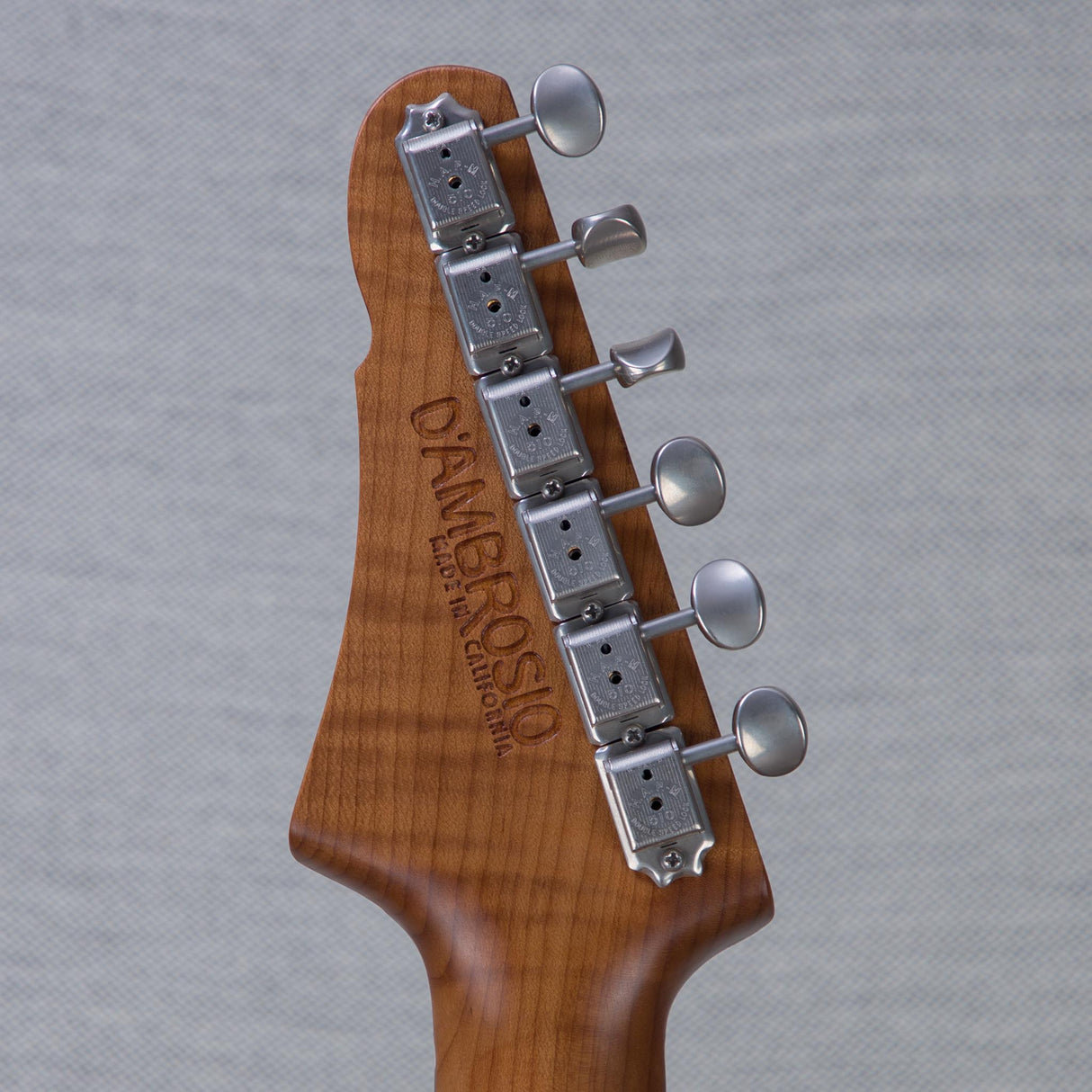 Eastman Offset '63 Electric Guitar - Shoreline Gold - Mint, Open Box